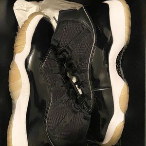 Jordan 11s space jam